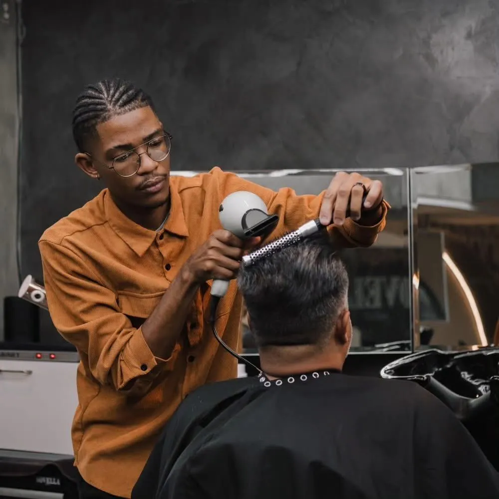 Men’s grooming finish with beard detail in Lynnwood